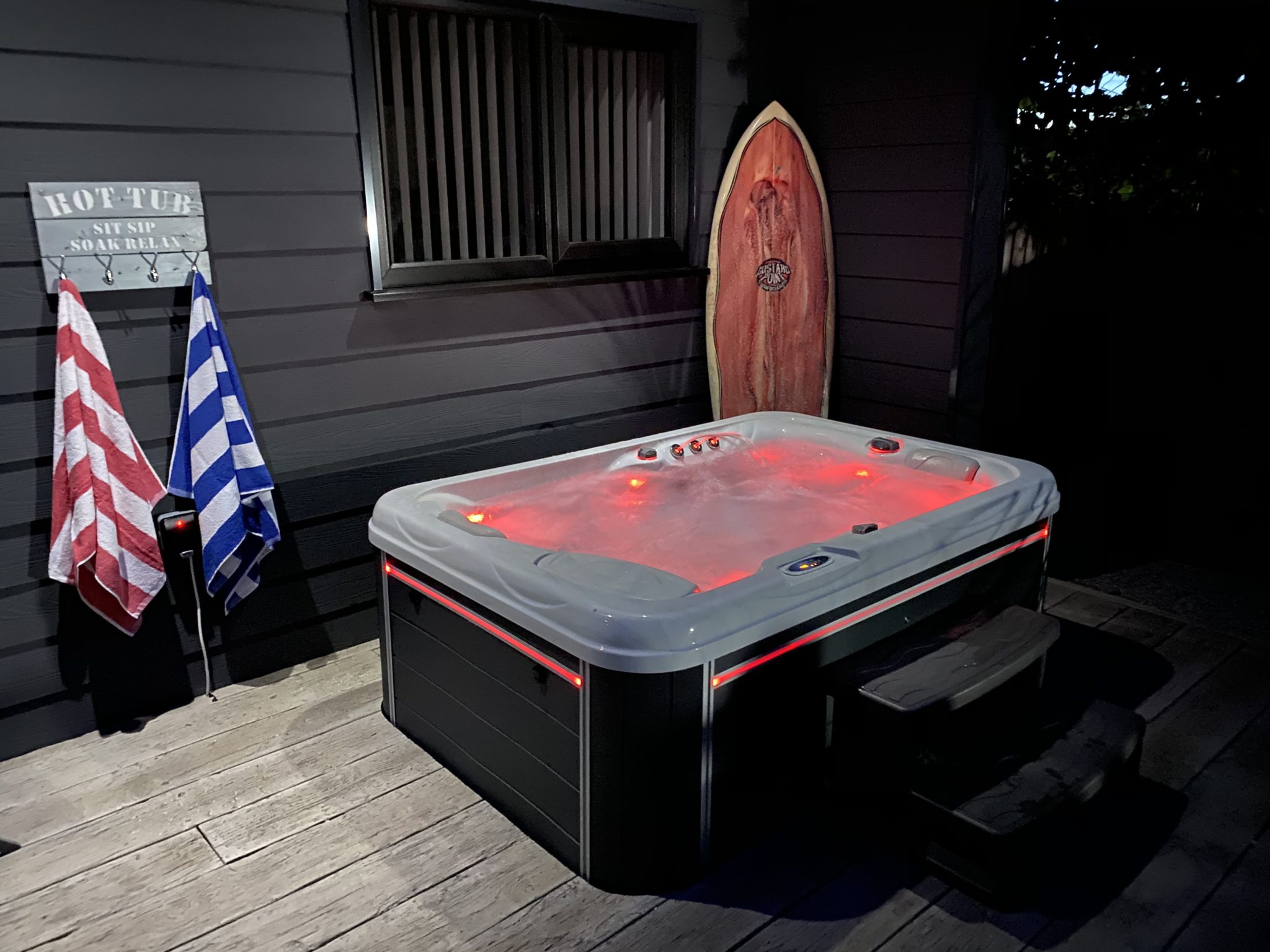 Torvale Cabin Hot Tub night